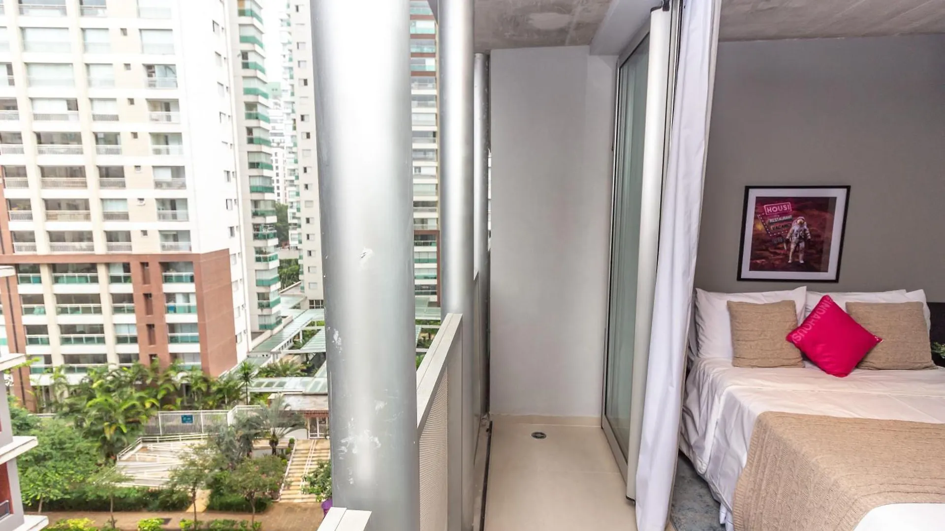 Apartment 360 Vn Frei Caneca By Housi - Apartamentos Mobiliados Sao Paulo Brazil