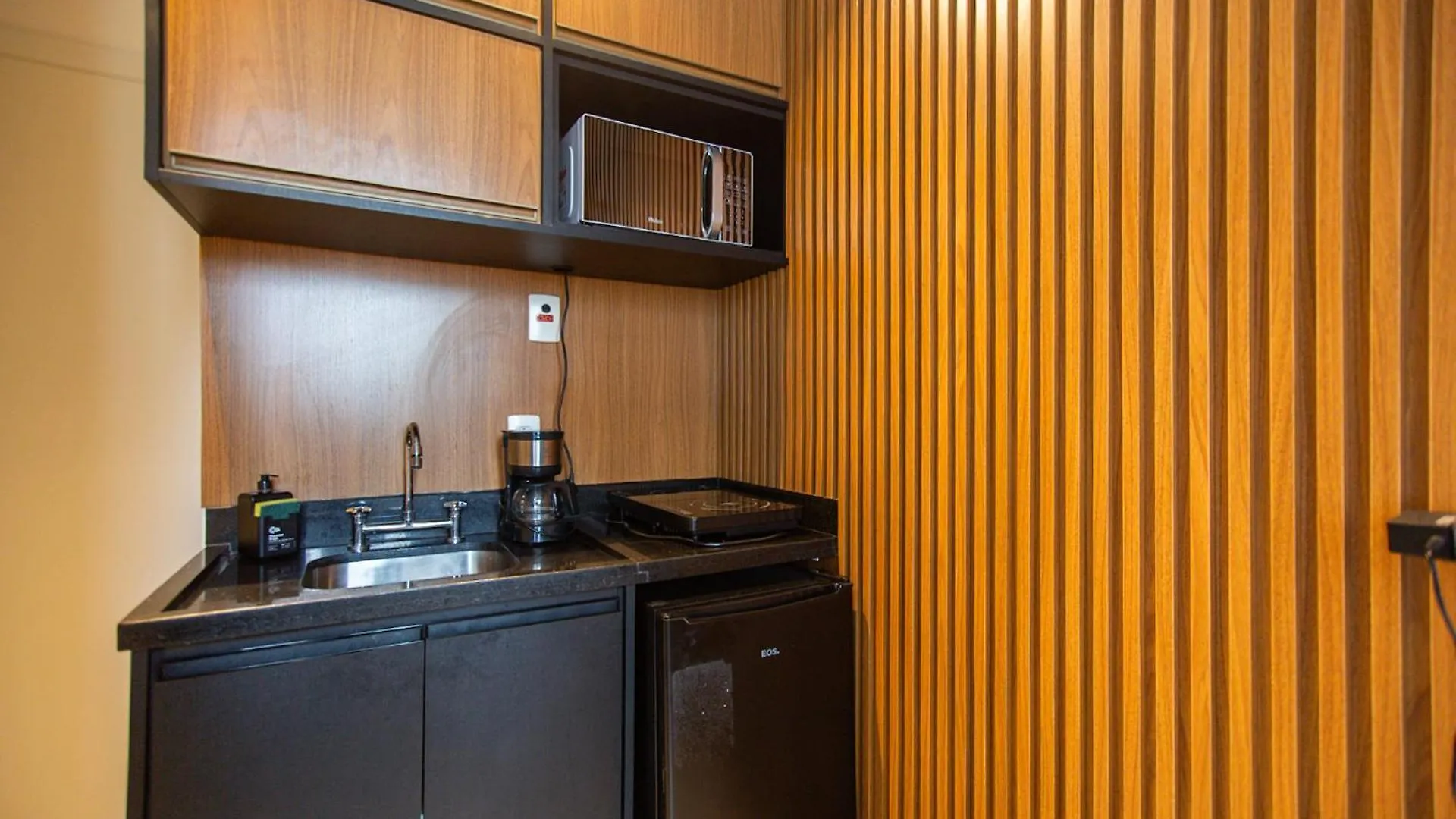 360 Vn Frei Caneca By Housi - Apartamentos Mobiliados サンパウロ